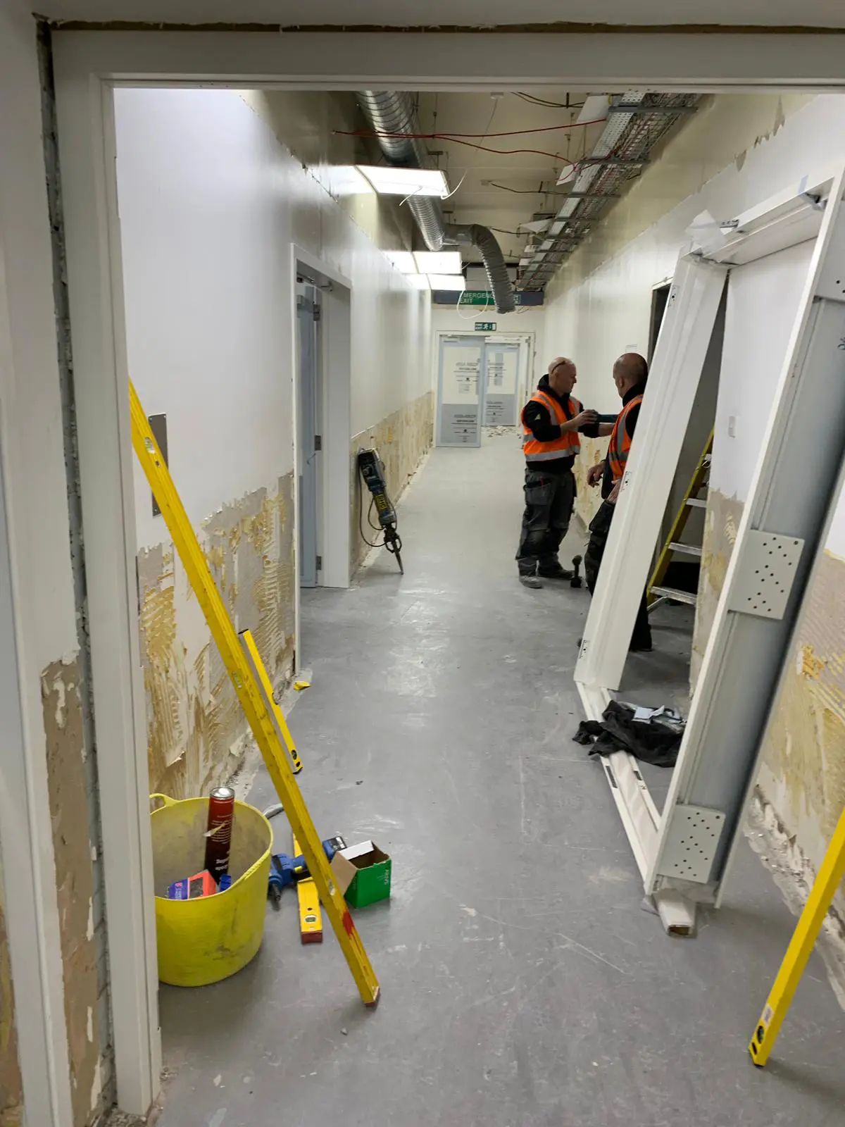 Clean Room Installation | R&B Building Services Clean Room Installation