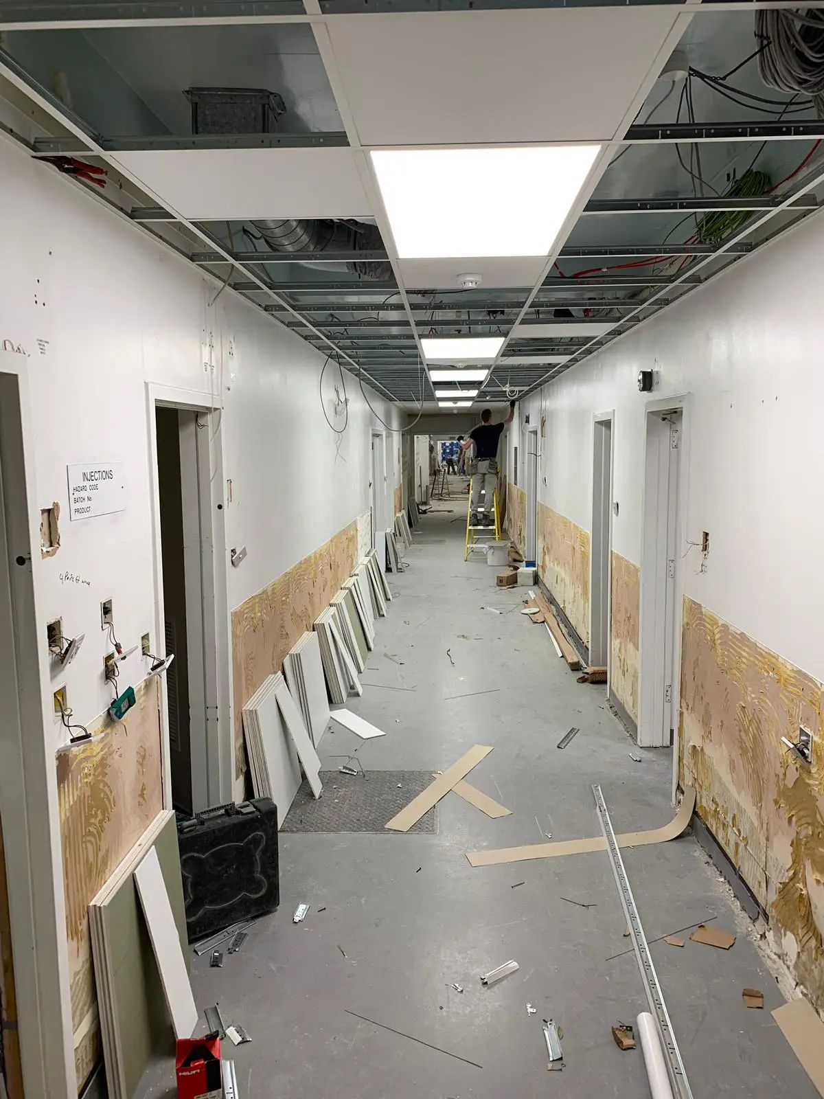 Clean Room Installation | R&B Building Services Clean Room Installation