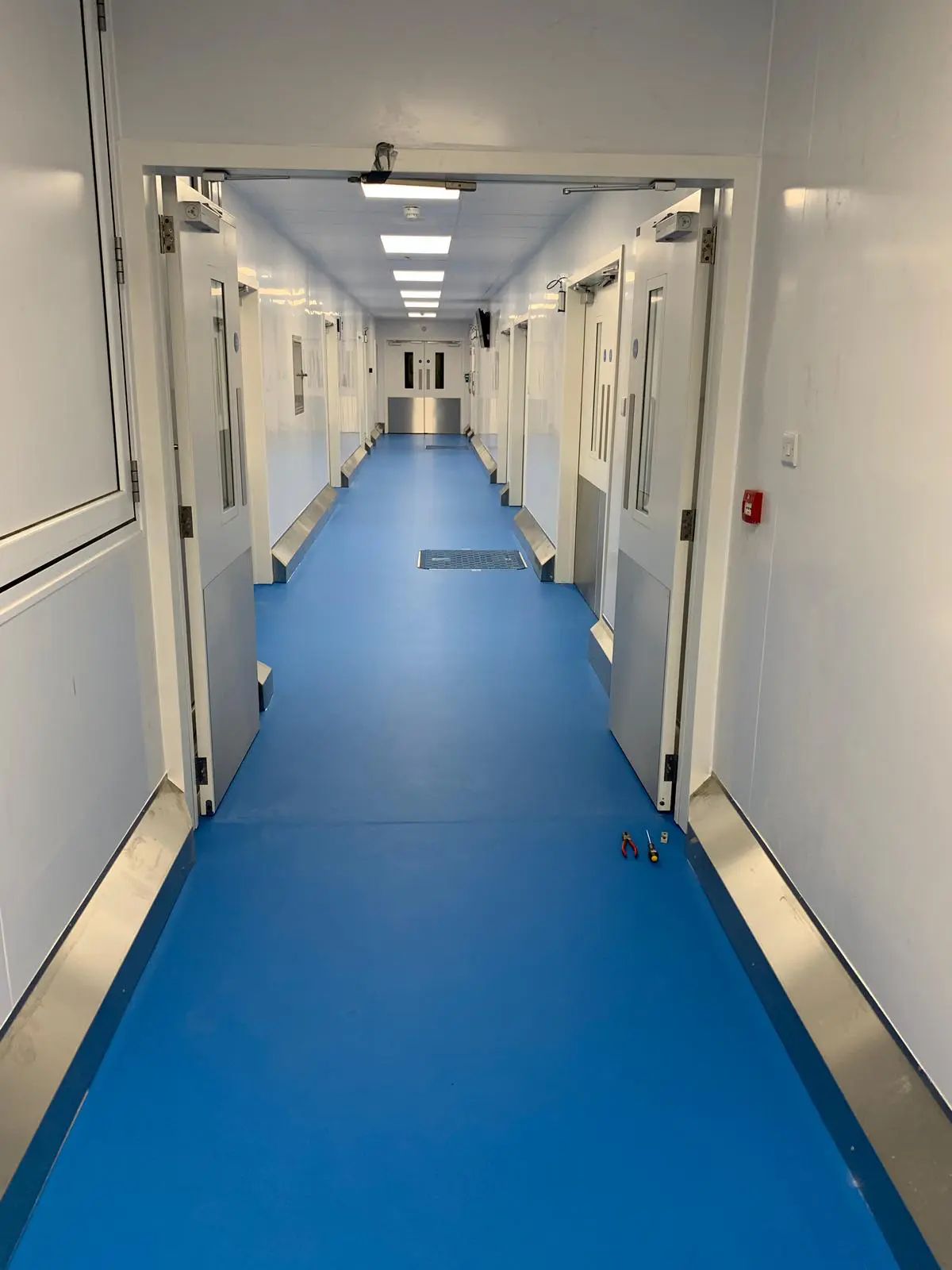 Clean Room Installation | R&B Building Services Clean Room Installation