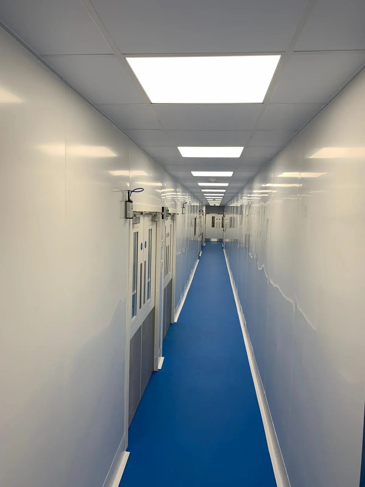 Clean Room Installation | R&B Building Services Clean Room Installation